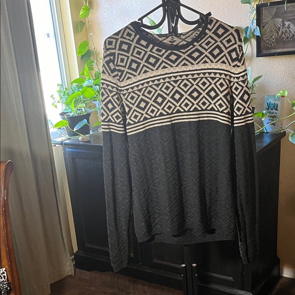 Zara Black and Cream Patterned Sweater